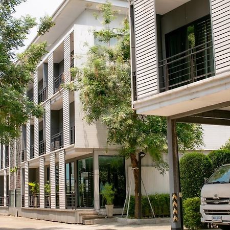 The Box Residence Bangkok Exterior photo