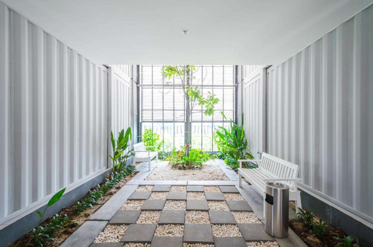 The Box Residence Bangkok Exterior photo